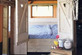 Beach Lodge With Garden