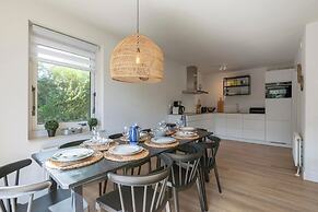 Beachside Villa With Garden