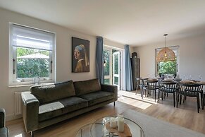 Beachside Villa With Garden