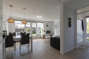 Modern Holiday Home With Large Garden