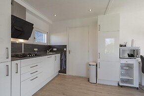 Modern Holiday Home With Large Garden