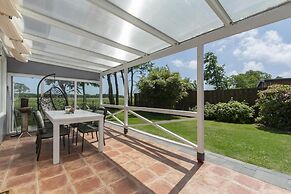 Modern Holiday Home With Large Garden