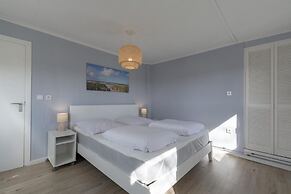 Modern Holiday Home With Large Garden