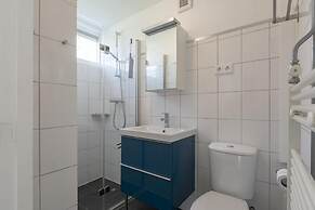 Modern Holiday Home With Large Garden