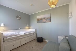 Modern Holiday Home With Large Garden