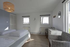 Modern Holiday Home With Large Garden