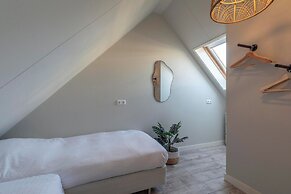 Elegant Beachside Holiday Home