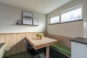 Elegant Beachside Holiday Home