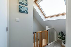 Elegant Beachside Holiday Home