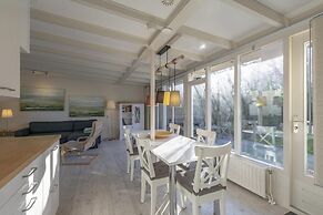 Lovely Bungalow on Green Park With Patio