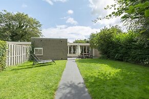 Lovely Bungalow on Green Park With Patio