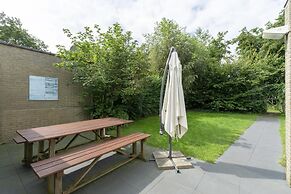 Lovely Bungalow on Green Park With Patio