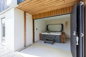 Holiday Home Callantsoog With Jacuzzi