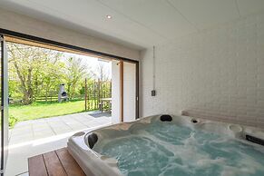 Holiday Home Callantsoog With Jacuzzi