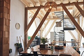 Appealing Farmhouse by the Beach