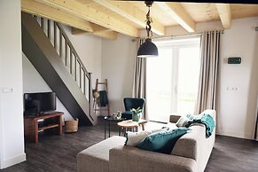 Appealing Farmhouse by the Beach