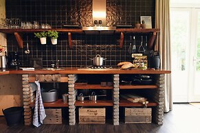 Appealing Farmhouse by the Beach