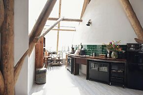 Appealing Farmhouse by the Beach