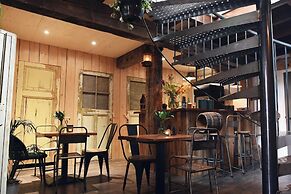 Appealing Farmhouse by the Beach