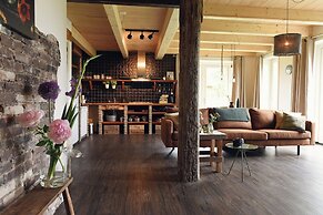 Appealing Farmhouse by the Beach