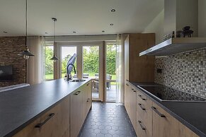 Spacious Bunglow With Garden