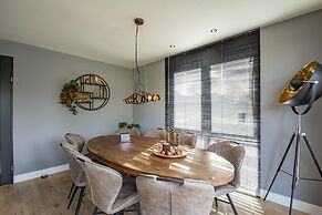 Spacious Bunglow With Garden