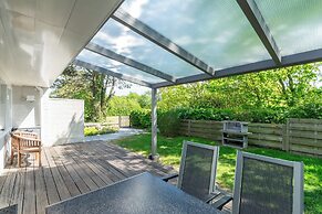 Cozy Holiday Home With Garden