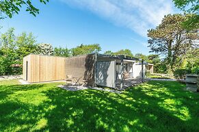 Cozy Holiday Home With Garden