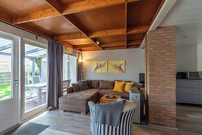 Cozy Holiday Home With Garden