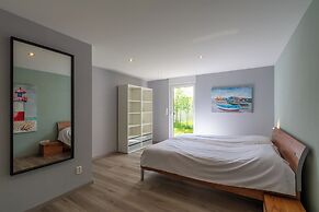 Cozy Holiday Home With Garden