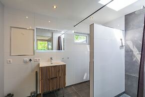 Cozy Holiday Home With Garden