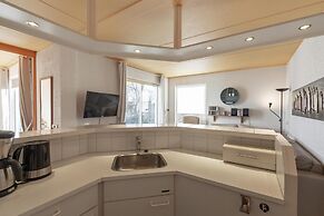 Cozy Holiday Home With Terrace