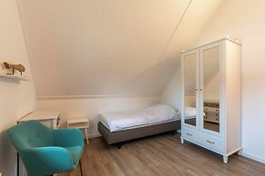 Stylish Villa With Garden