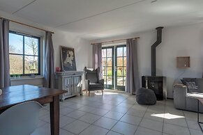 Stylish Villa With Garden