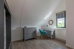 Stylish Villa With Garden