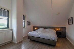 Stylish Villa With Garden