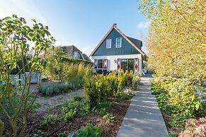 Stylish Villa With Garden