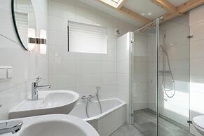 Attractive Home With Terrace