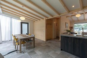 Attractive Home With Terrace