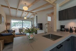 Attractive Home With Terrace