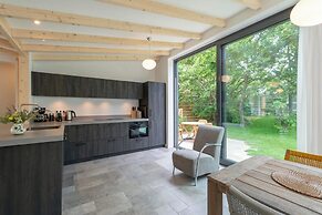 Attractive Home With Terrace