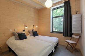 Attractive Home With Terrace