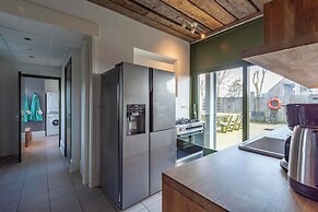 Spacious Home With Garden