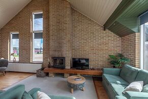 Spacious Home With Garden