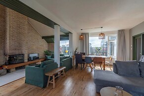 Spacious Home With Garden