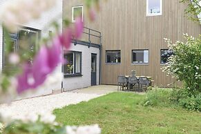 Spacious Home With Garden