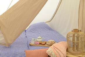Charming Tent Lodge With Garden