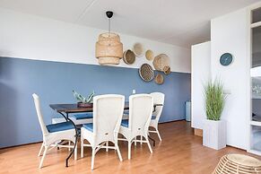 Modern Apartment With Patio