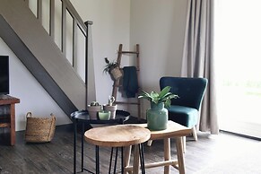 Cozy Apartment With Garden