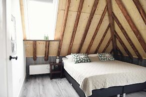 Cozy Apartment With Garden